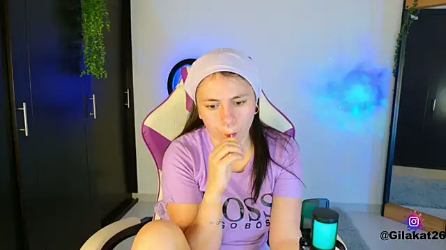 GilaKat online show from November 15, 5:27 am