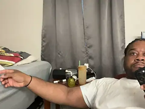 Snapshot of bigtennesseeboy chatting on June 20, 1:09 am bigtennesseeboy online show from June 20, 1:09 am