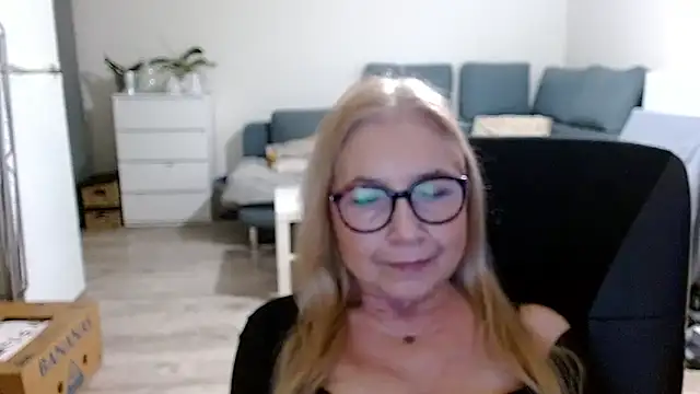 Snapshot of sofia_xkiss chatting on December 17, 10:55 am sofia xkiss online show from December 17, 10:55 am