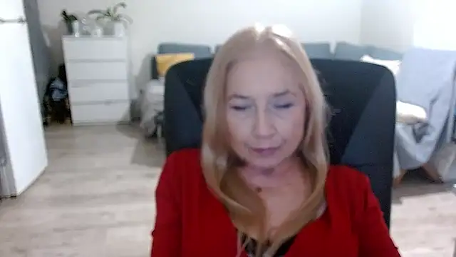 Snapshot of sofia_xkiss chatting on January 8, 7:55 am sofia xkiss online show from January 8, 7:55 am