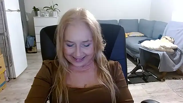 Snapshot of sofia_xkiss chatting on January 9, 5:43 pm sofia xkiss online show from January 9, 5:43 pm