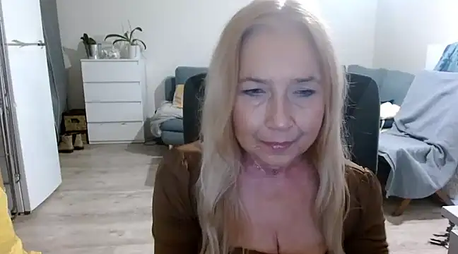 Snapshot of sofia_xkiss chatting on January 14, 7:48 am sofia xkiss online show from January 14, 7:48 am