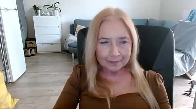 Snapshot of sofia_xkiss chatting on January 14, 10:59 am sofia xkiss online show from January 14, 10:59 am