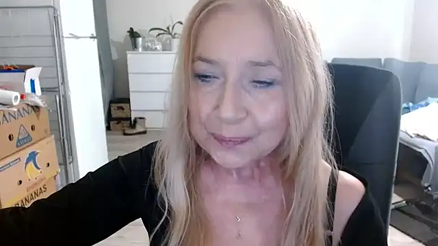 Snapshot of sofia_xkiss chatting on January 16, 11:15 am sofia xkiss online show from January 16, 11:15 am
