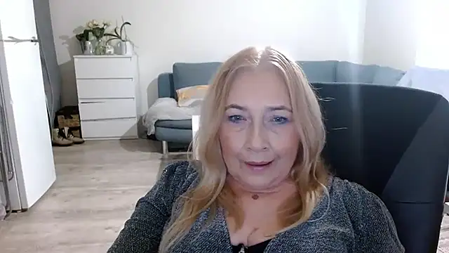 Snapshot of sofia_xkiss chatting on January 22, 7:46 am sofia xkiss online show from January 22, 7:46 am