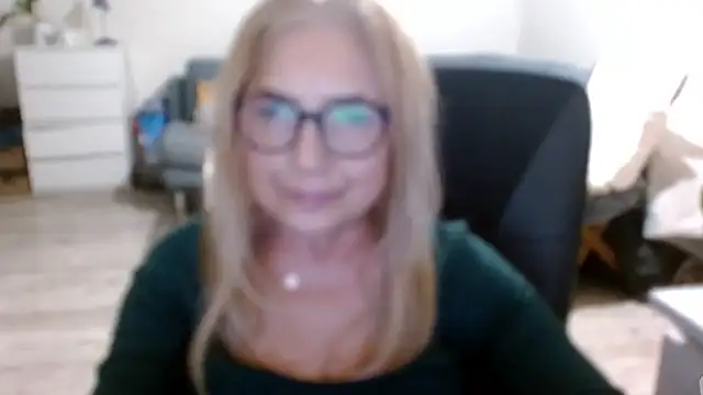 Snapshot of sofia_xkiss chatting on February 11, 6:01 pm sofia xkiss online show from February 11, 6:01 pm