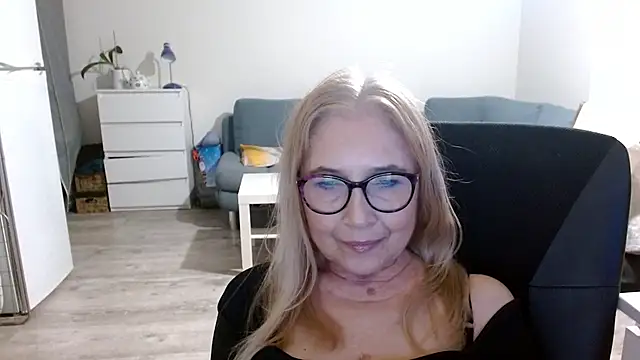 Snapshot of sofia_xkiss chatting on February 13, 5:54 pm sofia xkiss online show from February 13, 5:54 pm