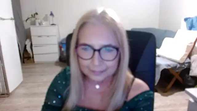 Snapshot of sofia_xkiss chatting on February 14, 6:08 pm sofia xkiss online show from February 14, 6:08 pm