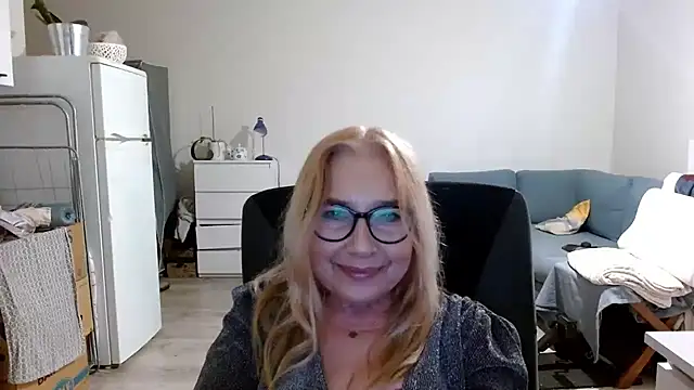 Snapshot of sofia_xkiss chatting on March 2, 2:54 pm sofia xkiss online show from March 2, 2:54 pm