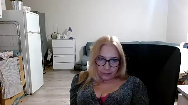 Snapshot of sofia_xkiss chatting on March 2, 5:58 pm sofia xkiss online show from March 2, 5:58 pm