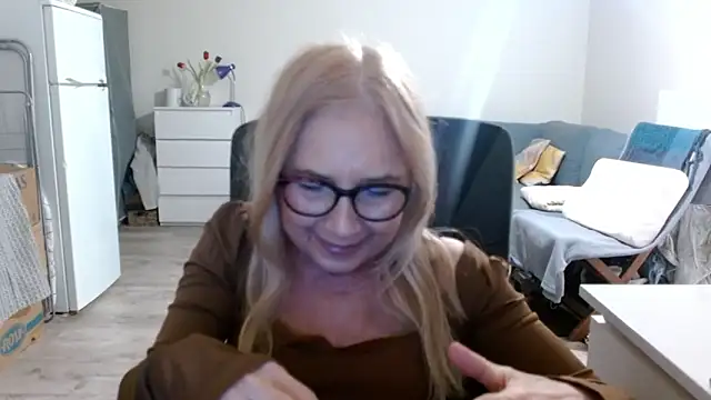 Snapshot of sofia_xkiss chatting on March 13, 2:44 pm sofia xkiss online show from March 13, 2:44 pm