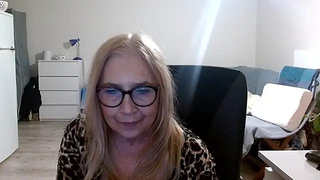 Snapshot of sofia_xkiss chatting on March 14, 5:46 pm sofia xkiss online show from March 14, 5:46 pm
