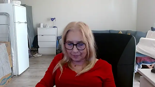 Snapshot of sofia_xkiss chatting on March 21, 7:44 am sofia xkiss online show from March 21, 7:44 am