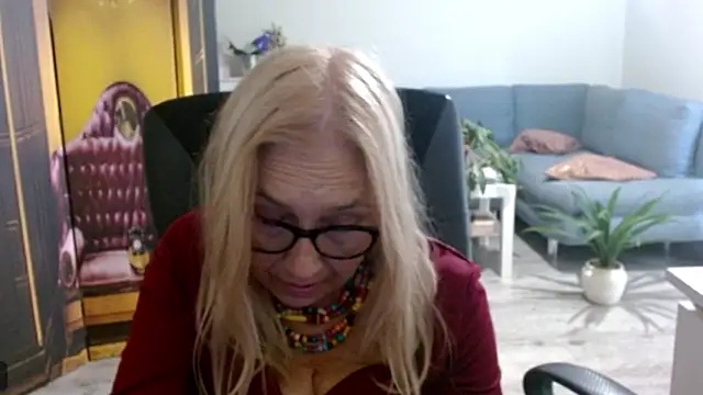 Snapshot of sofia_xkiss chatting on September 30, 2:00 pm sofia xkiss online show from September 30, 2:00 pm