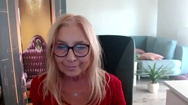 Snapshot of sofia_xkiss chatting on October 2, 1:51 pm sofia xkiss online show from October 2, 1:51 pm