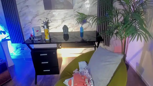 Snapshot of SofiaGomez420 chatting on February 8, 12:50 pm SofiaGomez420 online show from February 8, 12:50 pm