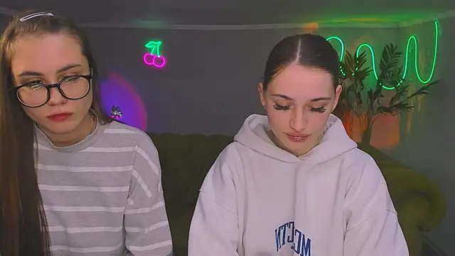 queenofjoyy online show from December 3, 7:22 pm