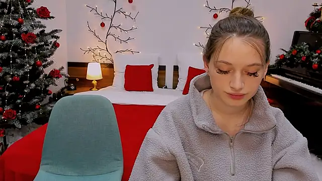 queenofjoyy online show from December 15, 1:00 pm