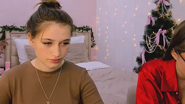 queenofjoyy online show from December 19, 9:40 am