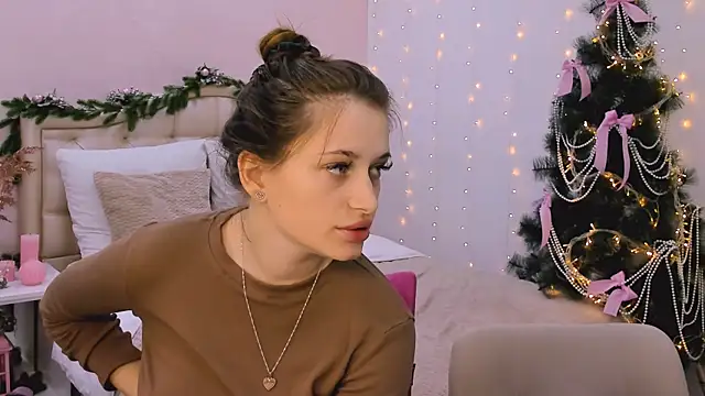 queenofjoyy online show from December 19, 12:45 pm