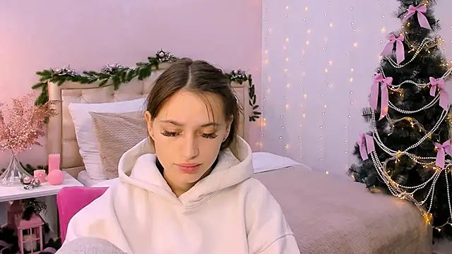 queenofjoyy online show from December 21, 5:58 am