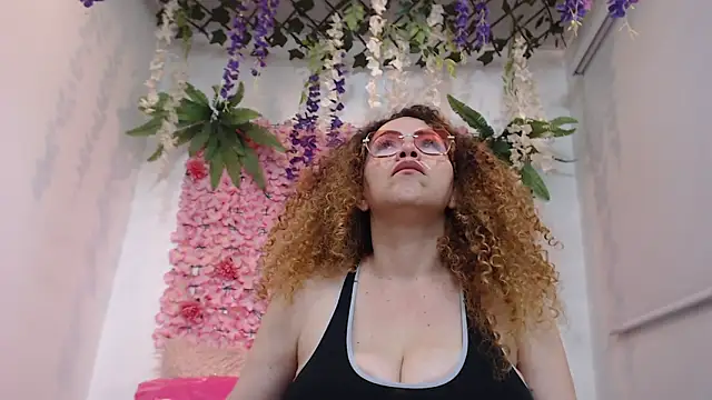 BLONDE SEXYHOT online show from April 14, 12:44 pm