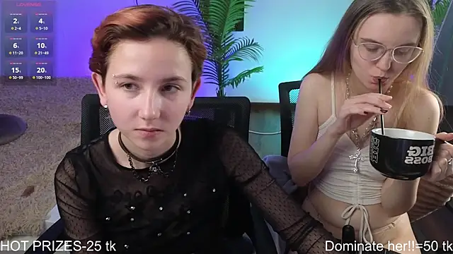 velvetvalkyries online show from December 7, 8:05 pm