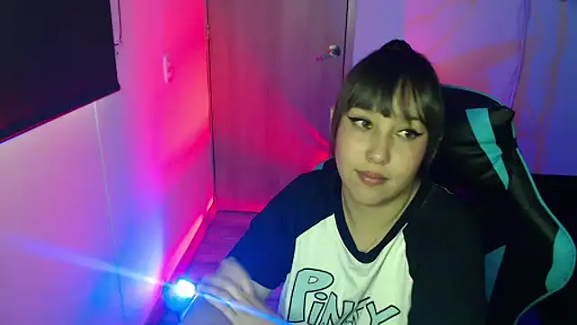 Skarlet Adams28 online show from April 16, 8:42 pm