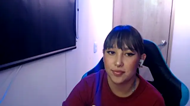 Skarlet Adams28 online show from June 6, 1:11 am