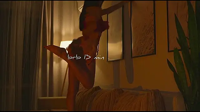 wowmolly online show from February 25, 11:20 am