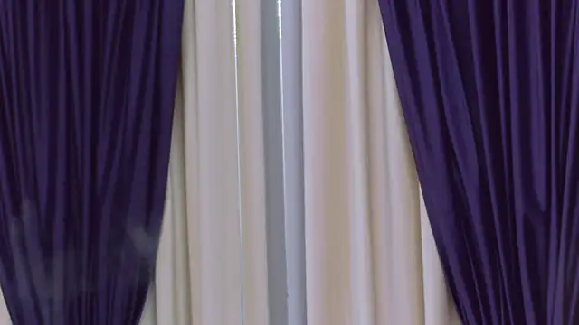 Snapshot of PenelopeLynnx chatting on March 4, 6:15 am PenelopeLynnx online show from March 4, 6:15 am