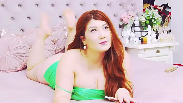 Snapshot of PenelopeLynnx chatting on November 23, 9:09 am PenelopeLynnx online show from November 23, 9:09 am