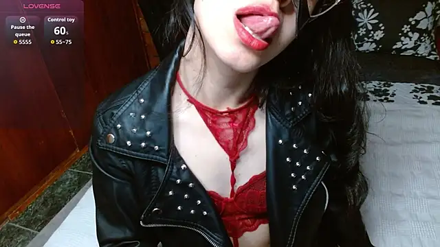 Snapshot of Persefonefire chatting on November 27, 9:39 pm Persefonefire online show from November 27, 9:39 pm