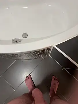 w12er online show from December 3, 3:10 pm