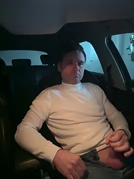 Snapshot of w12er chatting on January 18, 7:12 am w12er online show from January 18, 7:12 am