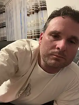 Snapshot of w12er chatting on January 19, 4:00 pm w12er online show from January 19, 4:00 pm