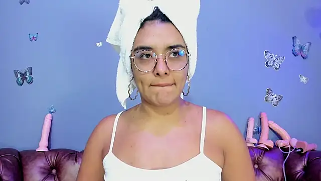 Snapshot of Kaira_mosse chatting on November 2, 9:44 am Kaira mosse online show from November 2, 9:44 am