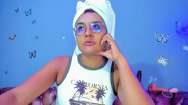 Kaira mosse online show from April 10, 12:32 pm