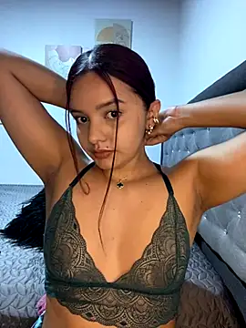 Melanyprada online show from December 14, 9:25 am