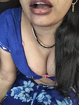 Snapshot of Shivani_Mumbai85 chatting on July 13, 5:38 pm Shivani Mumbai85 online show from July 13, 5:38 pm