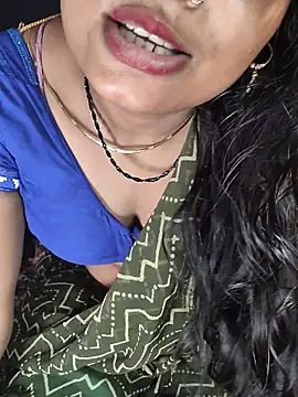 Snapshot of Shivani_Mumbai85 chatting on July 28, 6:53 pm Shivani Mumbai85 online show from July 28, 6:53 pm