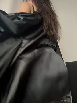 DesiredHoney online show from February 6, 11:10 am