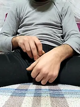 Snapshot of bigdig22cm chatting on March 19, 2:35 pm bigdig22cm online show from March 19, 2:35 pm