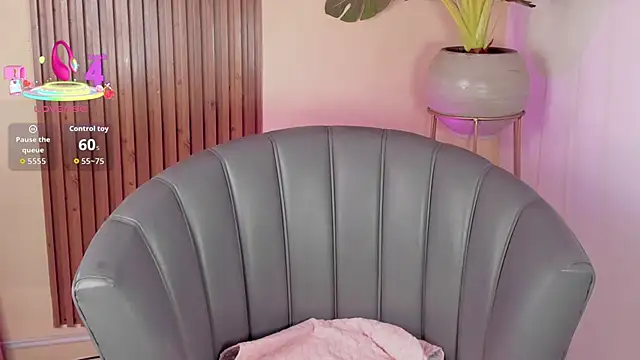 Snapshot of kenayfox chatting on September 21, 6:37 am kenayfox online show from September 21, 6:37 am