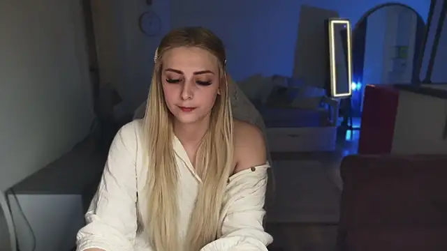 ce leste   online show from February 7, 9:04 pm