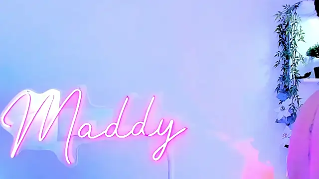 Snapshot of MaddyParisi chatting on February 5, 1:47 am MaddyParisi online show from February 5, 1:47 am