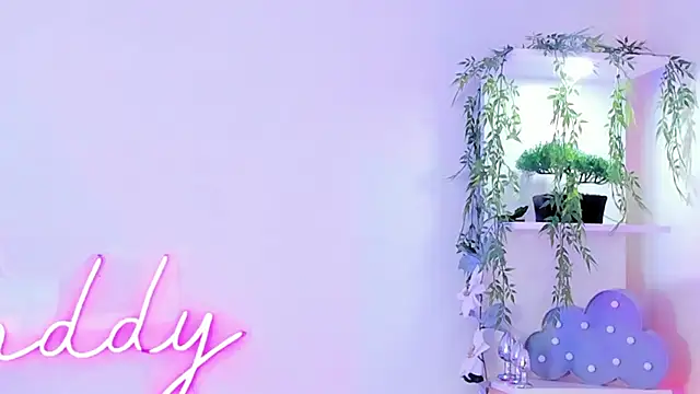 Snapshot of MaddyParisi chatting on March 15, 4:13 am MaddyParisi online show from March 15, 4:13 am