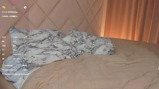 Snapshot of OdetteHarwick chatting on February 15, 1:31 am OdetteHarwick online show from February 15, 1:31 am