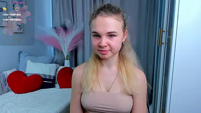 Snapshot of OdetteHarwick chatting on October 17, 7:22 am OdetteHarwick online show from October 17, 7:22 am