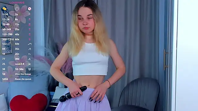 Snapshot of OdetteHarwick chatting on October 23, 8:02 am OdetteHarwick online show from October 23, 8:02 am